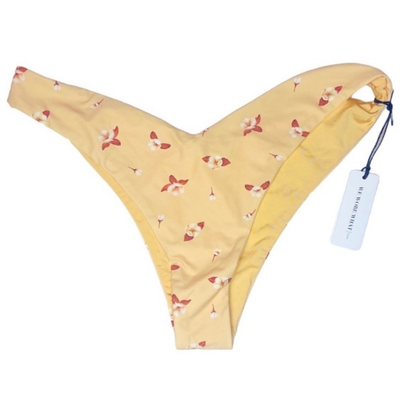 New with Tags WeWoreWhat Delilah Bikini Bottom in Flowers Impala - Picture 2 of 3